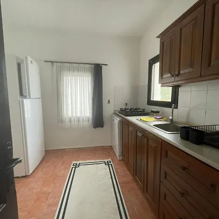 Spacious Apartment *